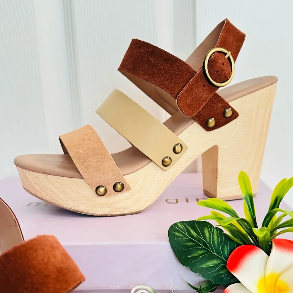 CHINESE LAUNDRY ~ Brown and Cream Suede 4” Platform Sandals w/Woodgrain Heels